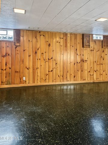 2335 Pemberton Drive, Toledo, OH 43606