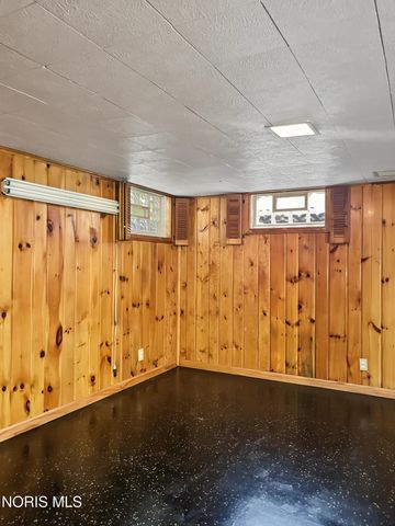2335 Pemberton Drive, Toledo, OH 43606
