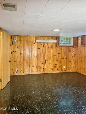 2335 Pemberton Drive, Toledo, OH 43606