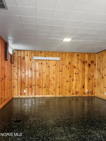 2335 Pemberton Drive, Toledo, OH 43606