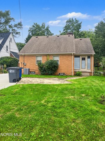 2335 Pemberton Drive, Toledo, OH 43606