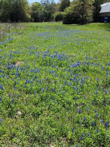 5100 Wood Duck DR, Flatonia, TX 78959
