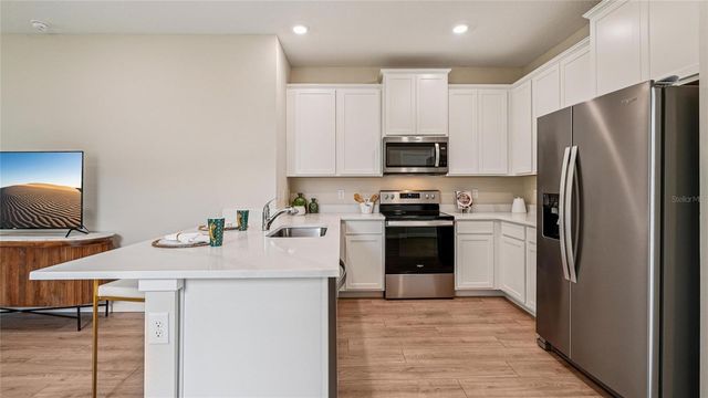 8621 PINECREST TRAIL, Wildwood, FL 34785