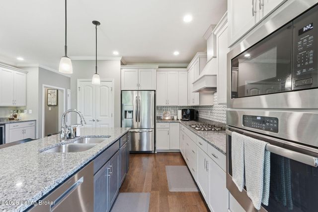 2405 Irish Bend Ct, Fisherville, KY 40023