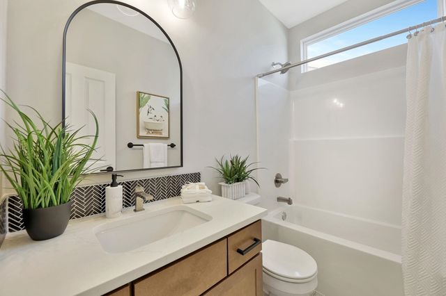 3235 N Bedford St, Wichita, KS 67226