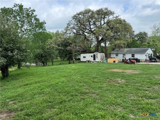 103 Reiffert Street, Cuero, TX 77954