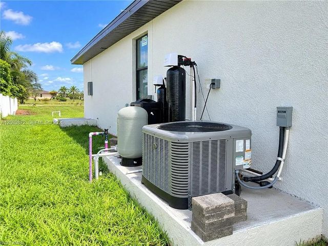 3301 NW 5th ST, Cape Coral, FL 33993