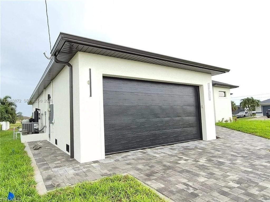 Image 44 of property listing at 3301 NW 5th ST, Cape Coral, FL 33993