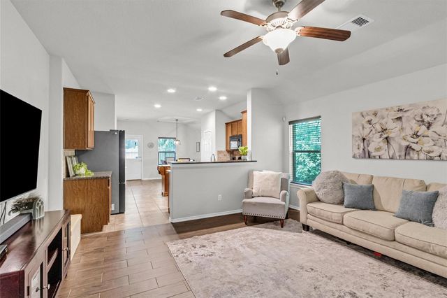 1700 Fall Forest Court, Conroe, TX 77301