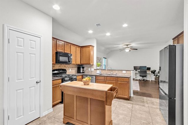 1700 Fall Forest Court, Conroe, TX 77301