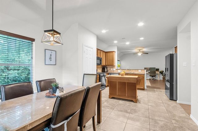 1700 Fall Forest Court, Conroe, TX 77301