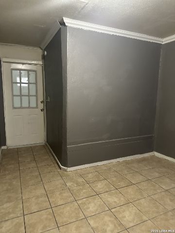 507 Cantrell B, San Antonio, TX 78221