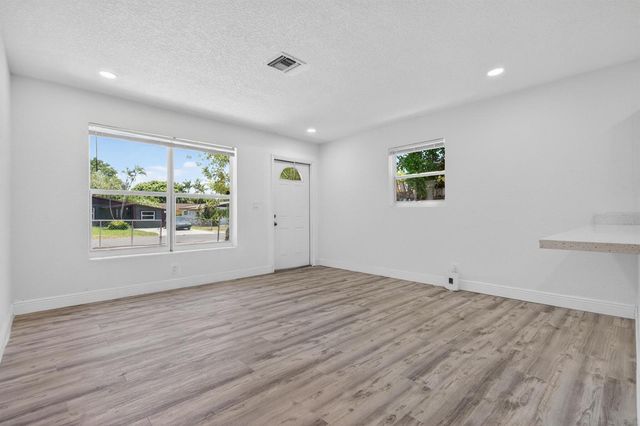 261 NE 22nd Street, Pompano Beach, FL 33060