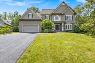 9 Crimson Way, Penfield, NY 14580
