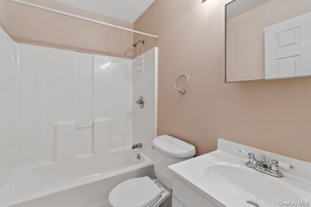 355 Old Tarrytown Road 206, White Plains, NY 10603
