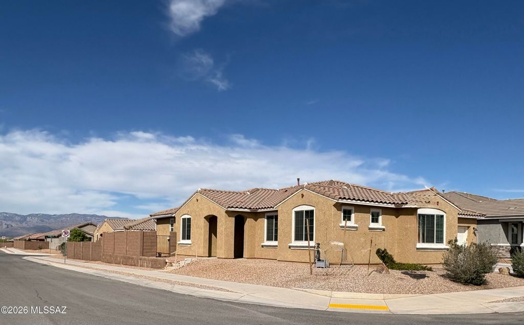9709 E Holbert Trail, Tucson, AZ 85747