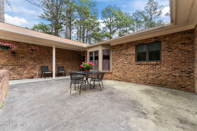 815 Myrtlewood Court, Southern Pines, NC 28387