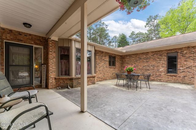 815 Myrtlewood Court, Southern Pines, NC 28387