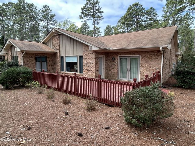 815 Myrtlewood Court, Southern Pines, NC 28387