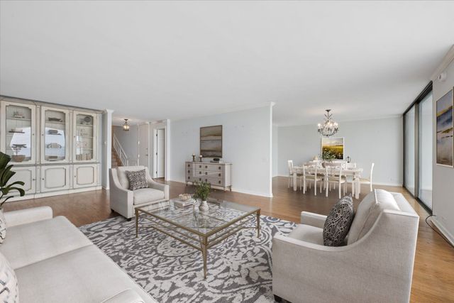 1500 Sheridan Road 6H, Wilmette, IL 60091