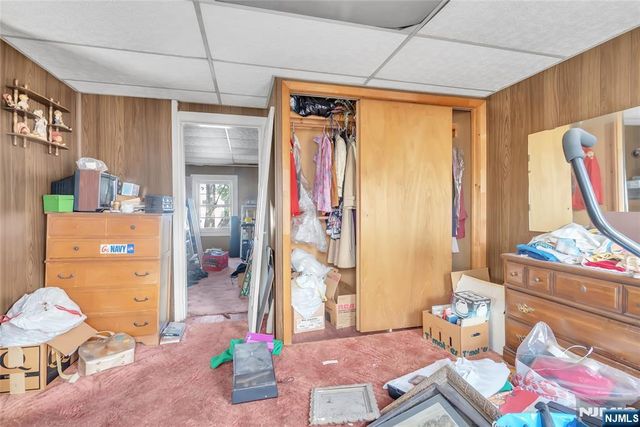88 Komorn, Newark, NJ 07105