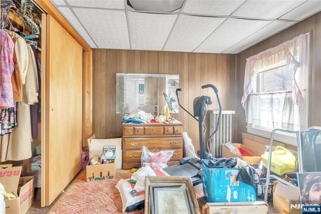 88 Komorn, Newark, NJ 07105