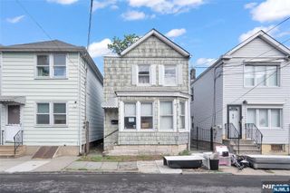 88 Komorn, Newark, NJ 07105