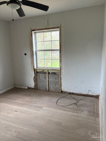 3703 W Theresa St, Pensacola, FL 32505