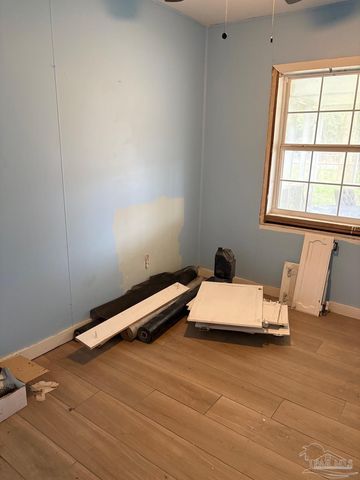 3703 W Theresa St, Pensacola, FL 32505