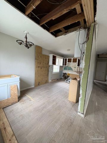 3703 W Theresa St, Pensacola, FL 32505