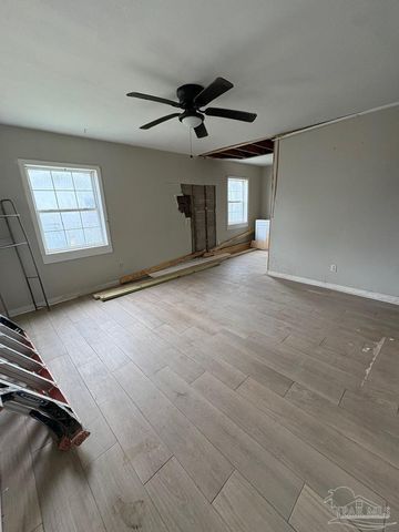 3703 W Theresa St, Pensacola, FL 32505