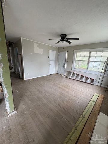 3703 W Theresa St, Pensacola, FL 32505