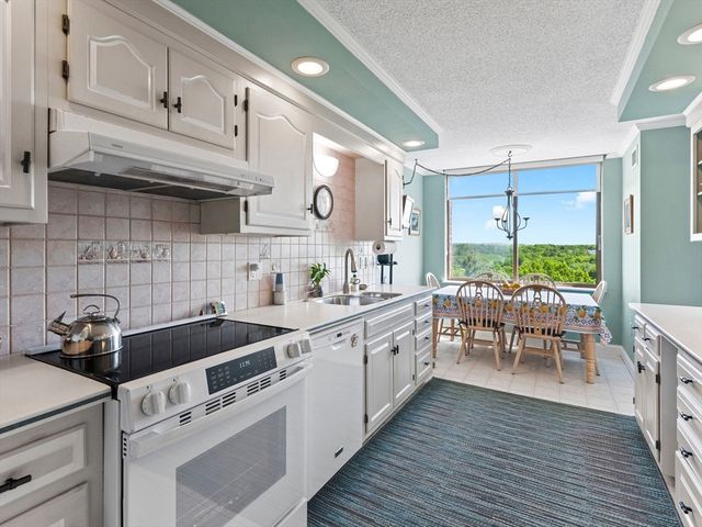 40 Village Rd 709, Middleton, MA 01949