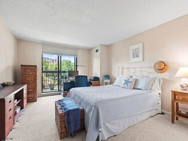 40 Village Rd 709, Middleton, MA 01949