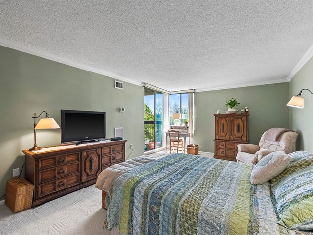 40 Village Rd 709, Middleton, MA 01949