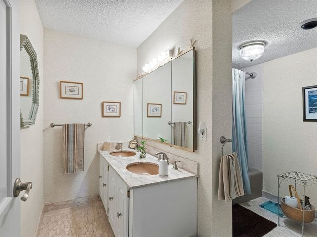 40 Village Rd 709, Middleton, MA 01949