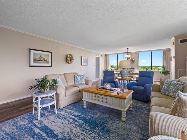 40 Village Rd 709, Middleton, MA 01949