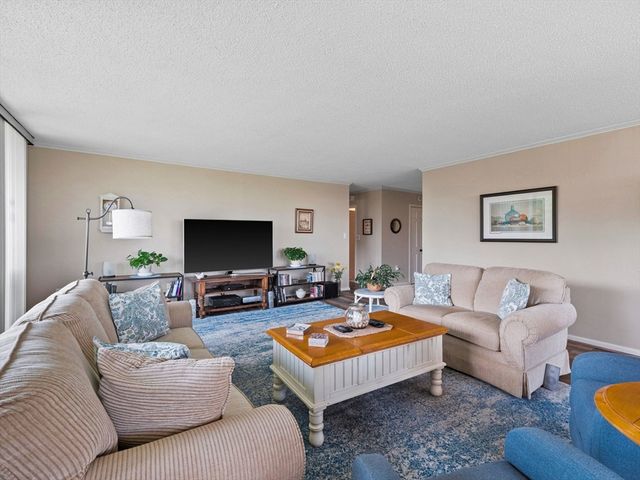 40 Village Rd 709, Middleton, MA 01949