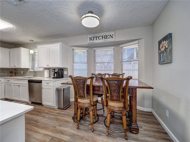 115 Grace Dr, Portland, TX 78374