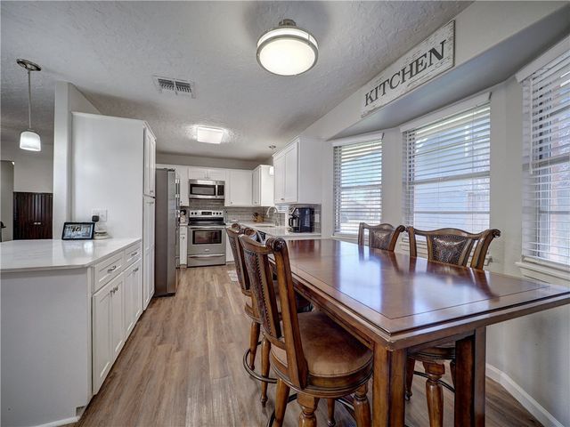 115 Grace Dr, Portland, TX 78374