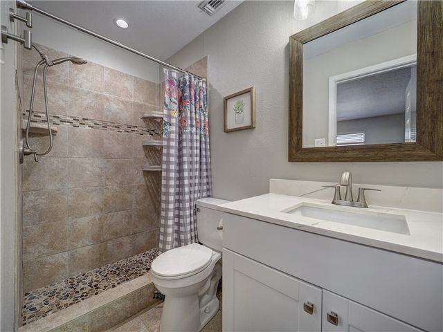 115 Grace Dr, Portland, TX 78374