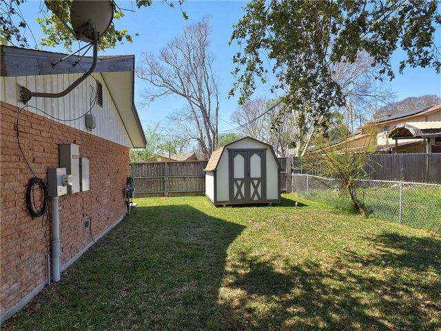 115 Grace Dr, Portland, TX 78374