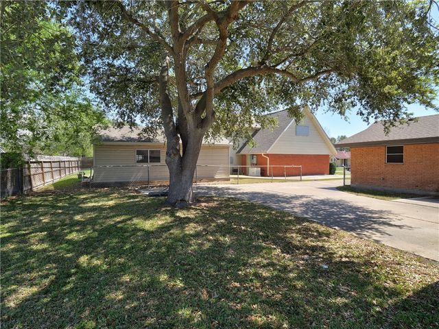 115 Grace Dr, Portland, TX 78374