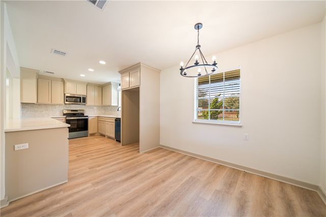 4702 Champions Dr, Corpus Christi, TX 78413