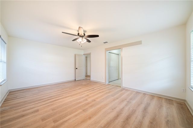 4702 Champions Dr, Corpus Christi, TX 78413