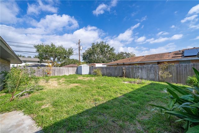 4702 Champions Dr, Corpus Christi, TX 78413