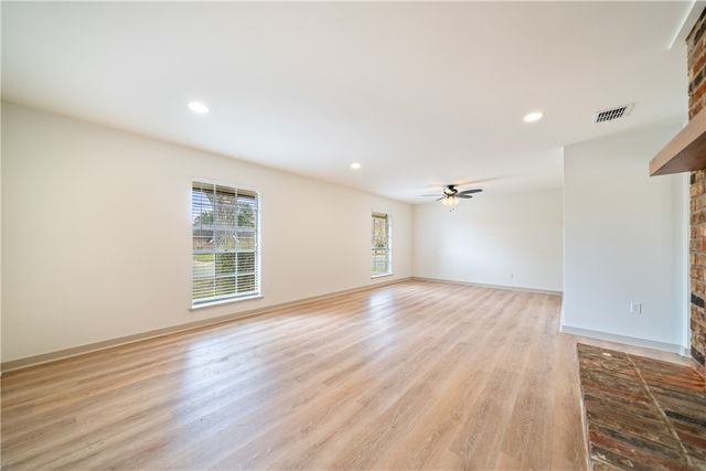 4702 Champions Dr, Corpus Christi, TX 78413