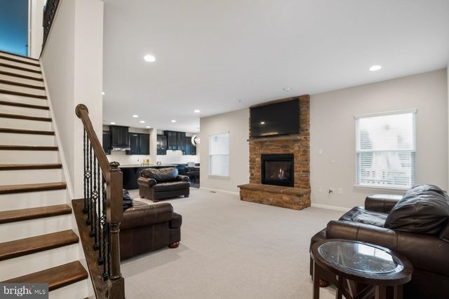 1695 LATCH STRING LN, Hatfield, PA 19440