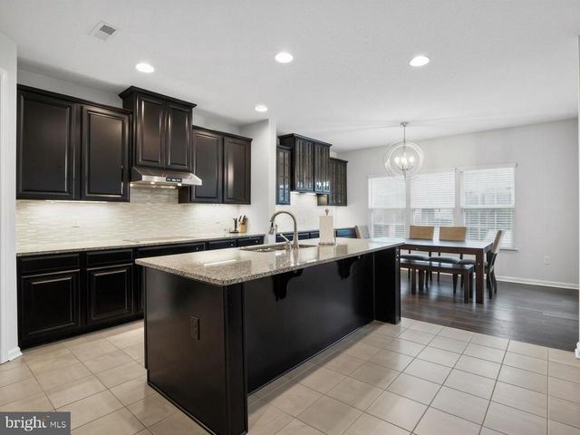 1695 LATCH STRING LN, Hatfield, PA 19440