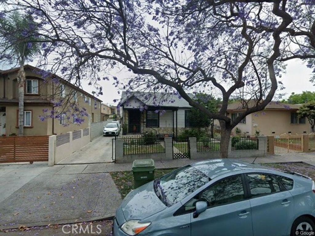 911 E 77th, Los Angeles, CA 90001